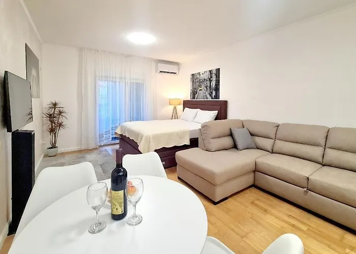 Becici Studio Apartment