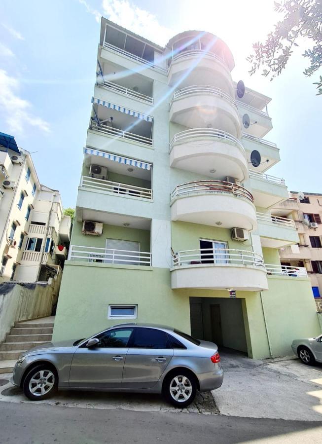 Becici Apartment